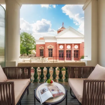 Yuhai Little White House Hotel 世界建築博覧会周辺のホテル