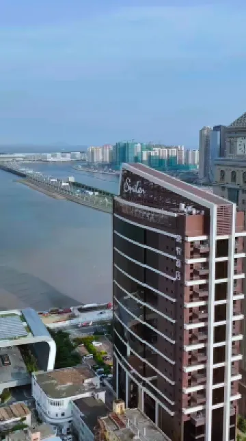 Similan Hotel Zhuhai（Gongbei Port High speed Railway Station） Hotels near Zhuhai Railway Station
