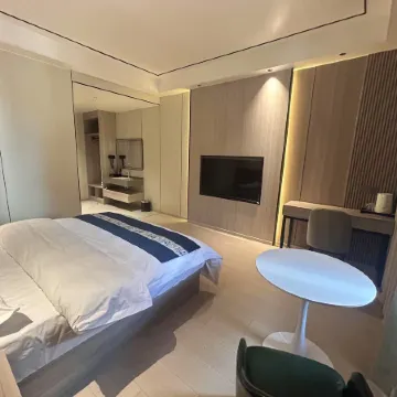 Mountains Seas and Clouds