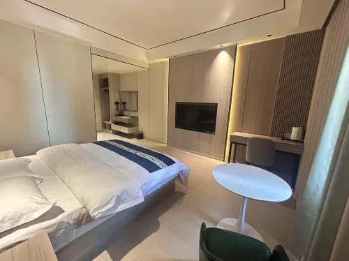 Mountains Seas and Clouds