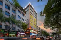 Kaise Hotel (Fenggang Sports Center Jingangcheng Commercial Pedestrian Street) Hotel in zona JinGangCheng ShangYe BuXingJie