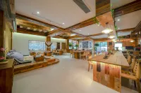 Mountain Resort Hotel - bar