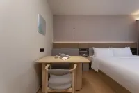 Jinji Hotel (Xuancheng Jingxian Government Center) Hotels in Jing County
