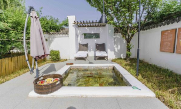 Scenery Retreats (Qinling Mount Taibai Hot Spring Retreat)