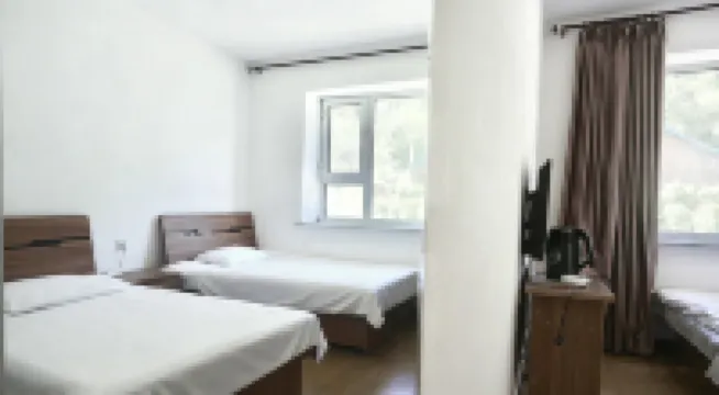 Linjiang Songxue Hotel