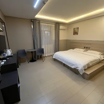 Tonghai Jiachen Hotel Hotel dekat Ancient City