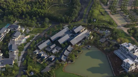 Chilland Hot Spring Villa Отели рядом с достопримечательностью «Taiyi Statue of God»