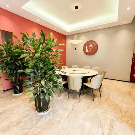 Kai Long Hotel