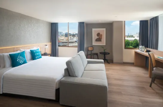 Cross Vibe Bangkok Srinakarin