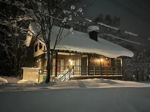Slow House Niseko with Private Onsen