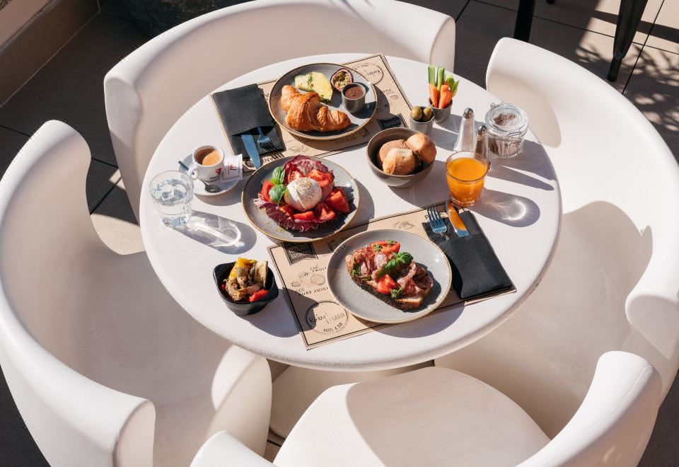 2. 루비 줄리아 호..