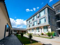Jijing Xilu Bieyuan｜Starry Canyon Homestay(Hutiaoxia Branch) โรงแรมใกล้ส่วนกลางช่องเขาเสือกระโจน  แชงกรีลายูนนาน