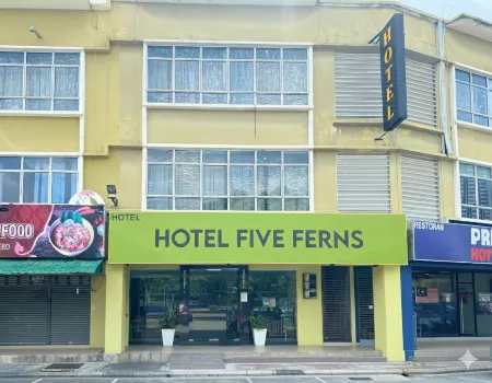 Five Ferns Hotel Bangi Отели рядом с достопримечательностью «Denai Sungai Kebangsaan @ Sungai Langat»