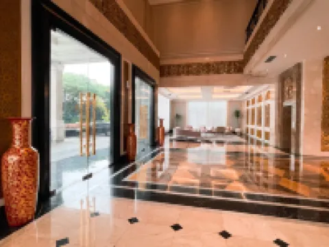 The Grantage Hotel & Sky Lounge Hotels in Pagedangan