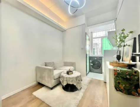 Lisux Residence (Shuiwei 1368 Fumin Subway Station) Hotels in Huanggang Port and Futian Port