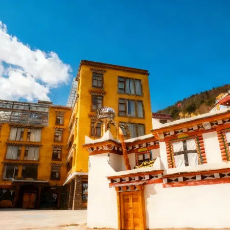 Kawala Hotel (Kangding Love Song Square National Highway G318)
