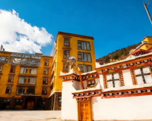 Kawala Hotel (Kangding Love Song Square National Highway G318) Hotel di Kangding