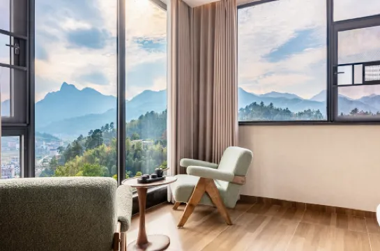 Huajing · Resort Homestay (Mangshan Yao Ethnic Township Branch)