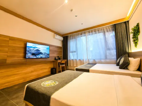 wutaishan boyueyazhuminsu wuyemiaodian Отели в г. Утайшань