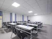 摩爾酒店（大連開發區萬達廣場店） 鄰近大连开发区的酒店