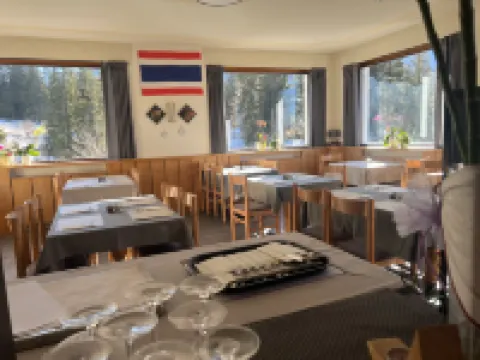 LAKE & RIVER Hotel