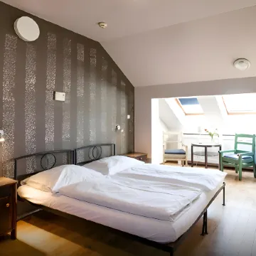 Sir Toby's Hostel Отели рядом с достопримечательностью «Прага 08»