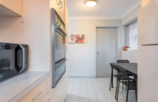 Bright & Cozy Rooms – Easy Access to Train & Olympic Park