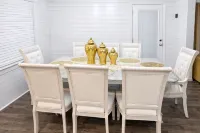 Luxury 5-Bed Family Home Near Raleigh Sleeps 12