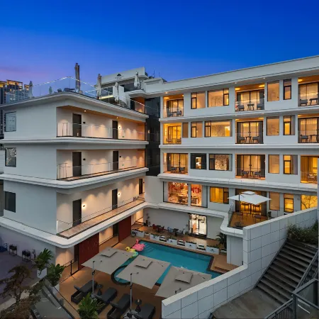 Half mountain Hotel