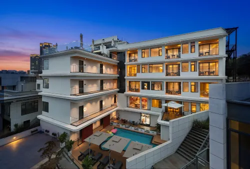 Half mountain Hotel
