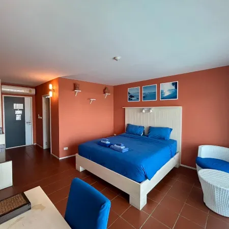 GrandBlue Resort & Beachclub