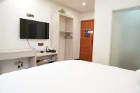 Long An Xin Yi Business Hotel conversion