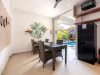 Cove Riendu Guesthouse Hotels near Berawa