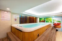 Khách Sạn G8 Diamond Saigon