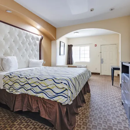 Capital O Deluxe Inn Channelview Houston I-10