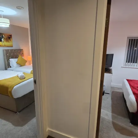 Elegant 2BD/2BA | City Centre Luxury w/ Lake View