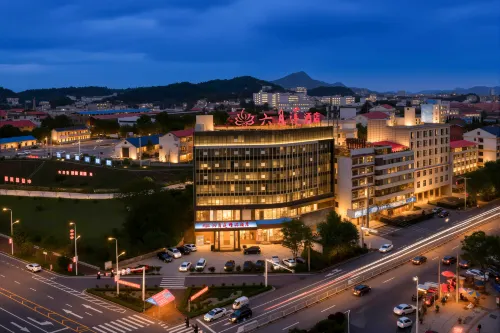 Yuanyuan Lulian Hotel - parking