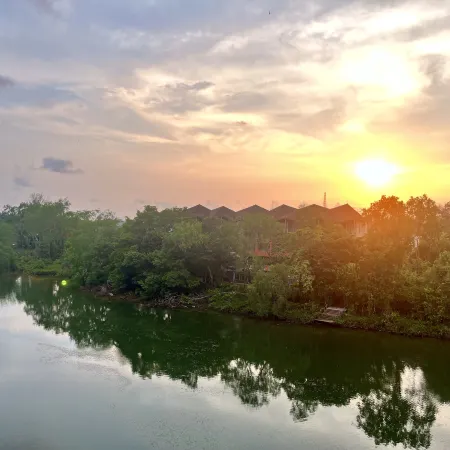Usabai Riverside Boutique Hotel
