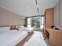 Jiaolong Hotel