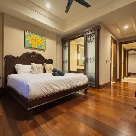CasaDeRio Residences DeluxRiverSuite Walk5minsToJonkerSt By Heystay Management
