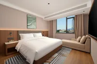 Guiyang Riverside Grand Court Hotel (Guiyang East Railway Station Normal University Subway Station) โรงแรมใน
