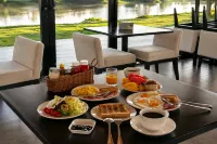Raintree Boutique and Pool Villa - breakfast