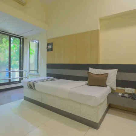 Hotel Shrimmaya