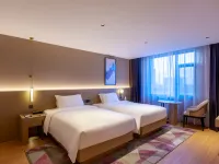 Lavande Hotel (Huludao Suizhong) - parking