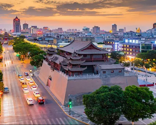 James Joyce Coffetel Hotel (Yinchuan Drum Tower Jade Emperor Pavilion Store) Hotels near Xingqing