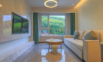 Shenglong Apartment (Wanlong Ski Resort)