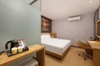 IU Hotel (Xingyi Sports Center) Hotels in Xingyi