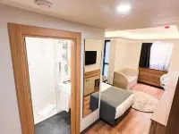 Nira Boutique Hotel Hôtels à proximité de : Ambassade des États-Unis