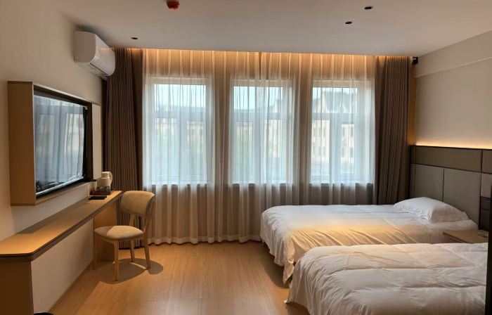 Hongtu Business Hotel