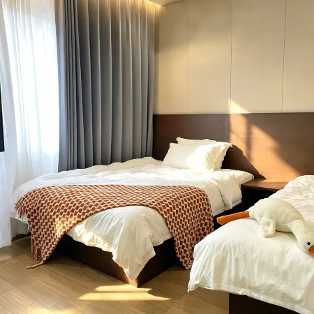 Damei Homestay (Kaifeng Wansui Mountain Wuxia City Millennium City Park)